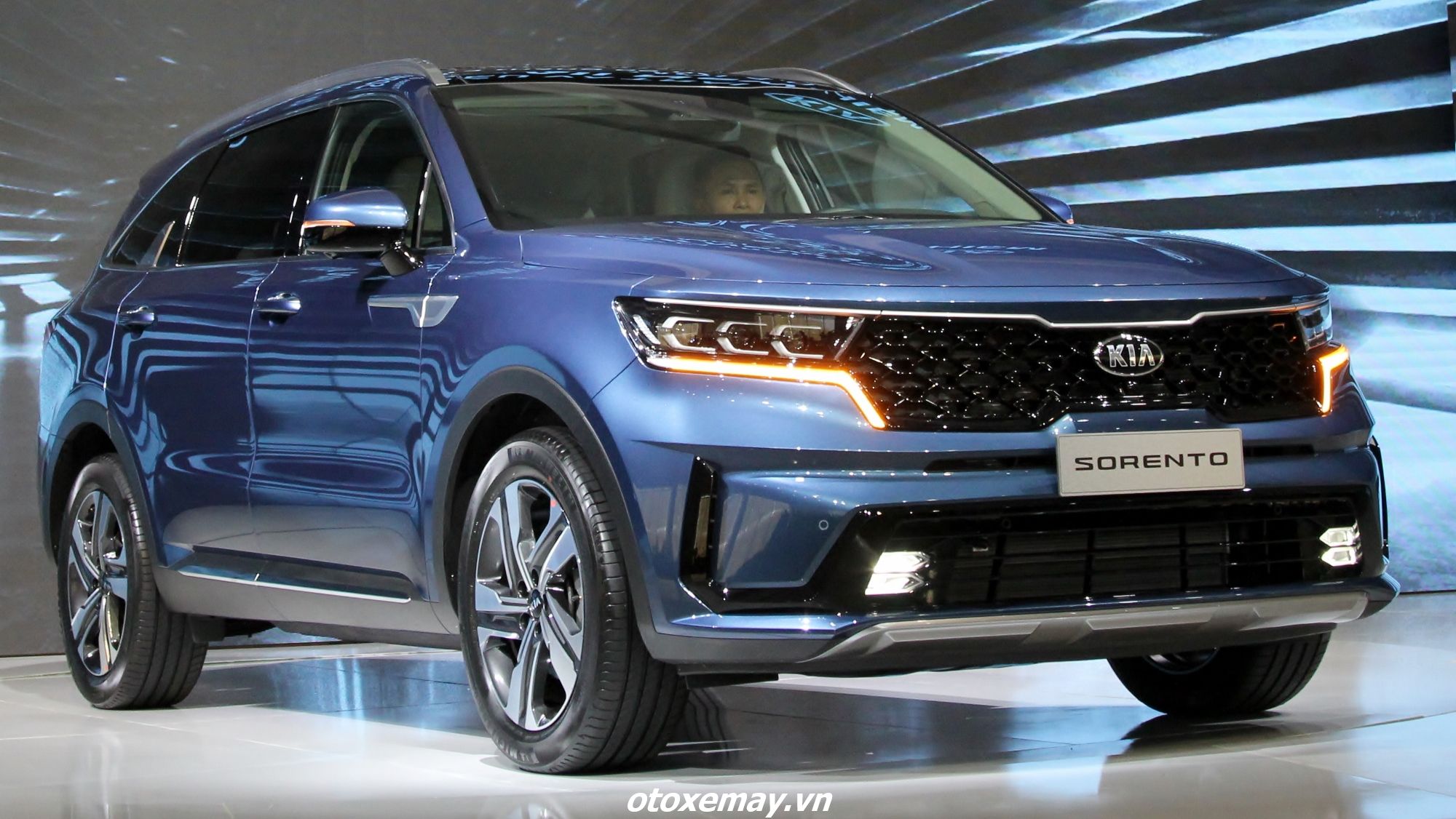 Cận cảnh Kia Sorento 2020 động cơ xăng bản cao cấp nhất, giá 1,299 tỷ đồng tại Việt Nam
